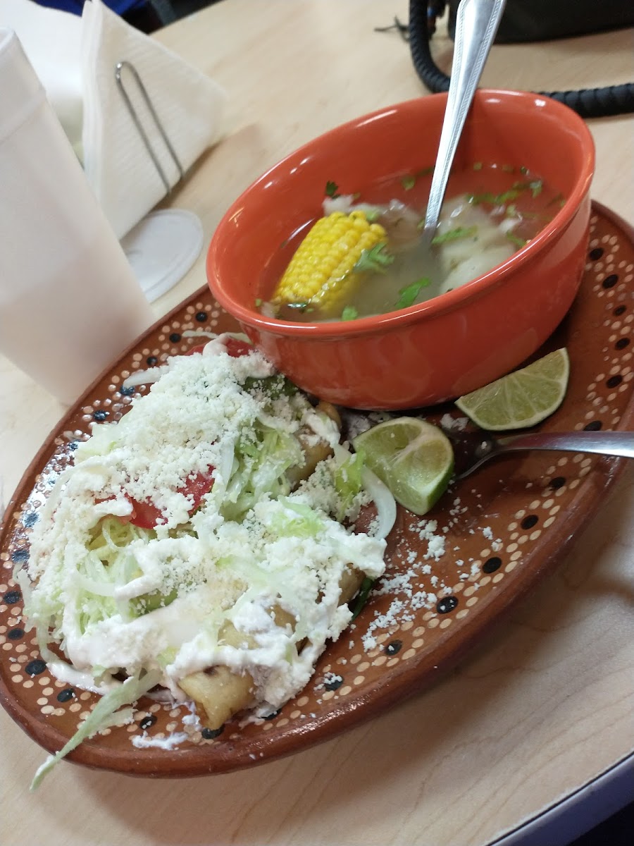 MiniSuper Del Pueblo Photo 7