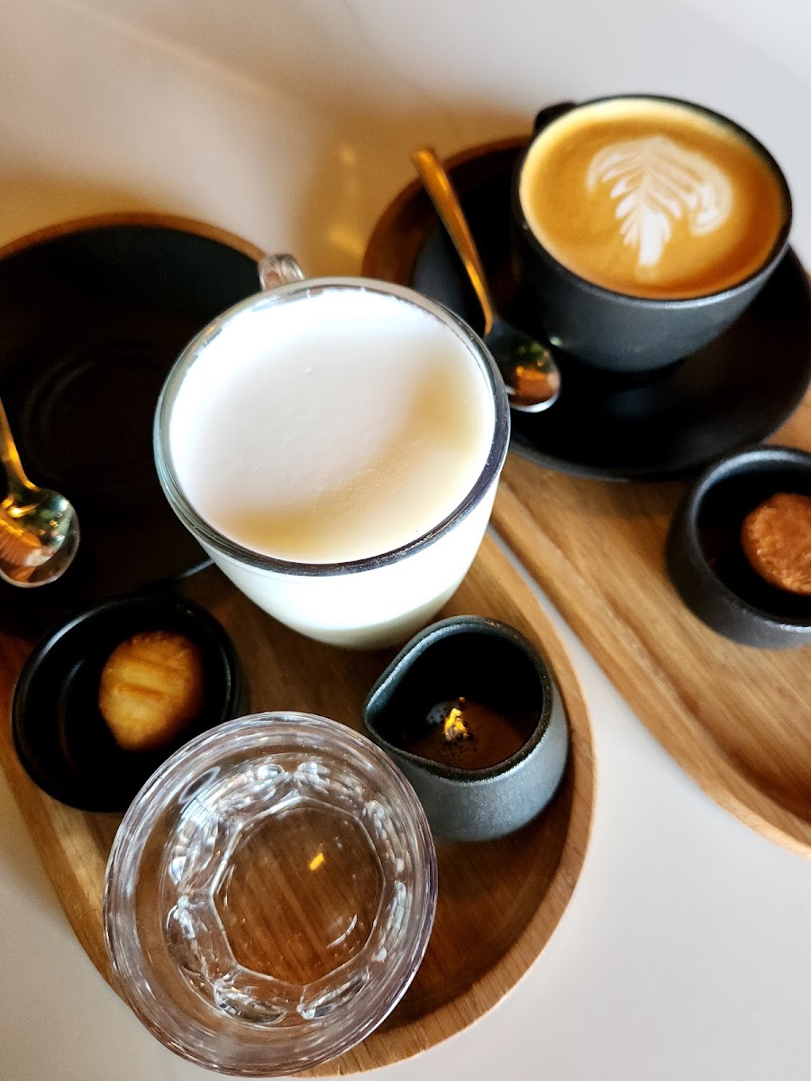 Flattery Cafe Photo 10