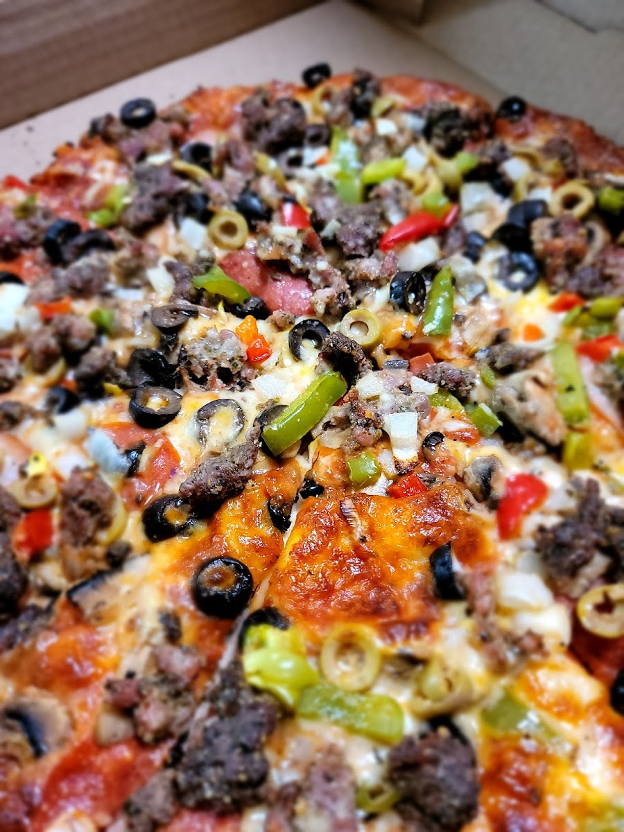 Bonnie & Clyde's Pizza Parlor Photo 6