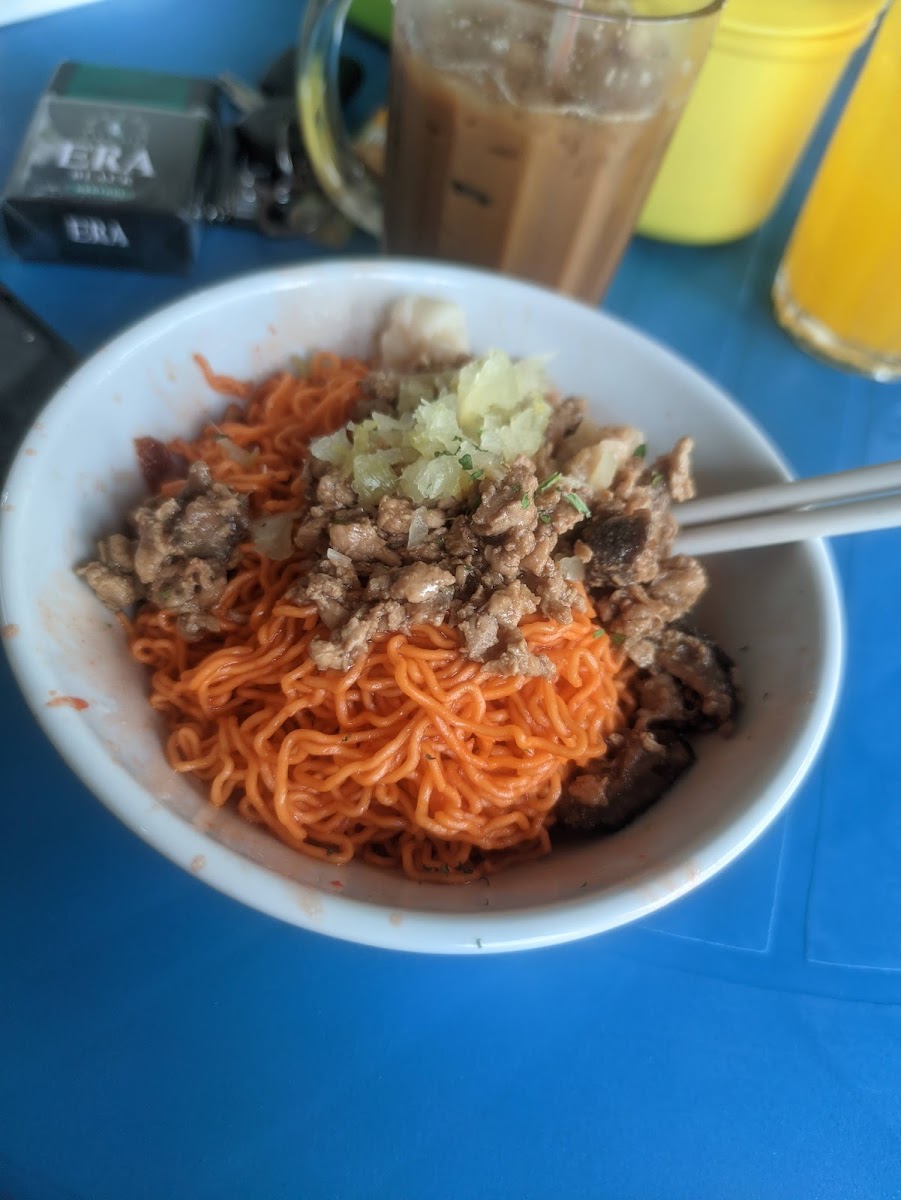 L.J Noodles Cafe Photo 6
