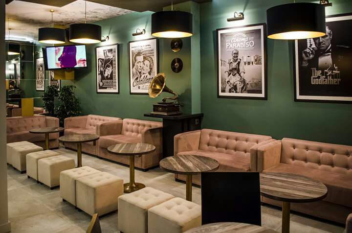 Majovic's Pub, Copas y Cafetería