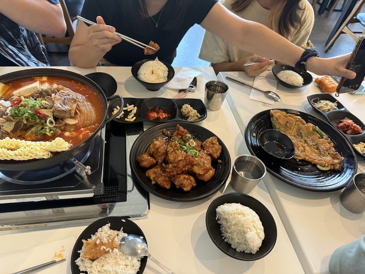 SURA Korean Restaurant Willetton Photo 4
