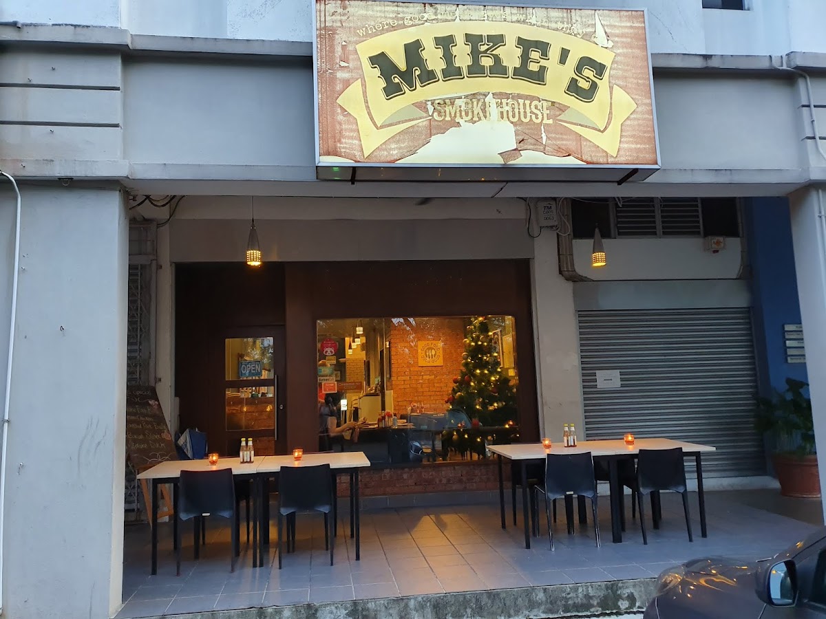 Mike's Smokehouse