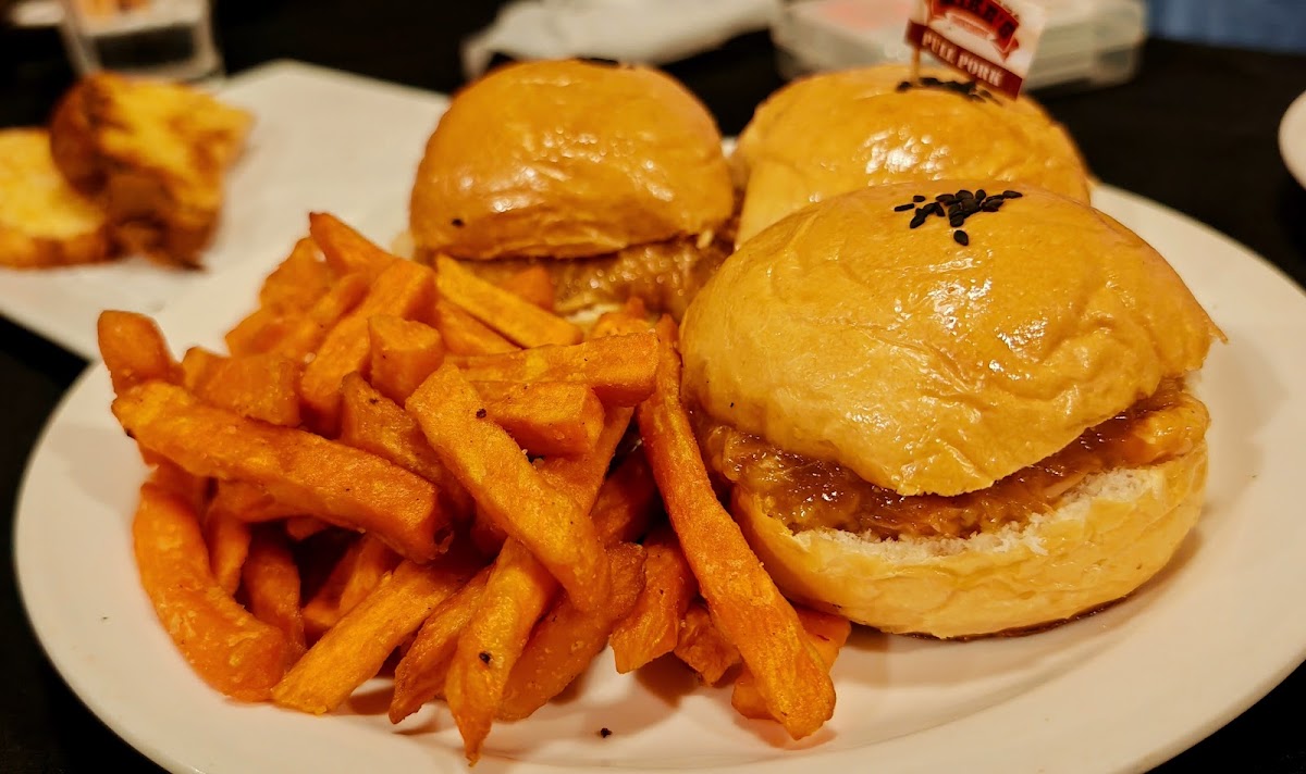 Mike's Smokehouse Photo 7