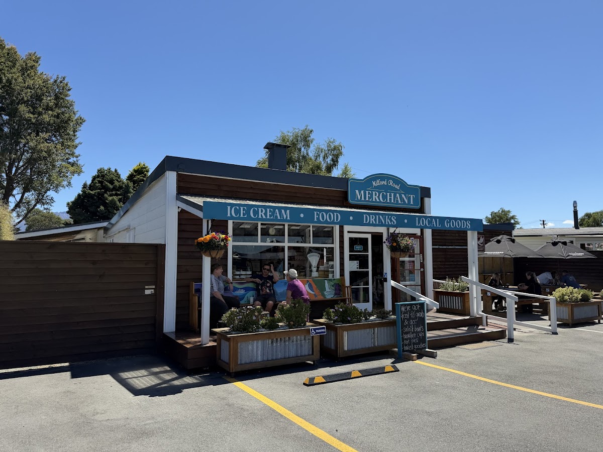 Milford Road Merchant Photo 4
