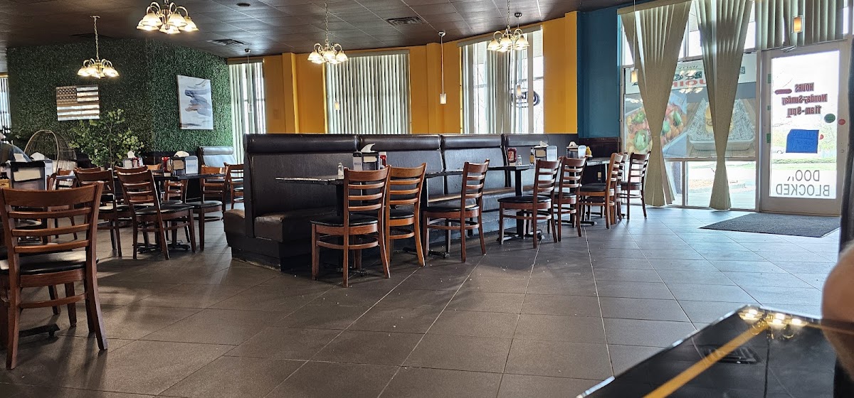 Indy’s burger joint (Camby ) Photo 6