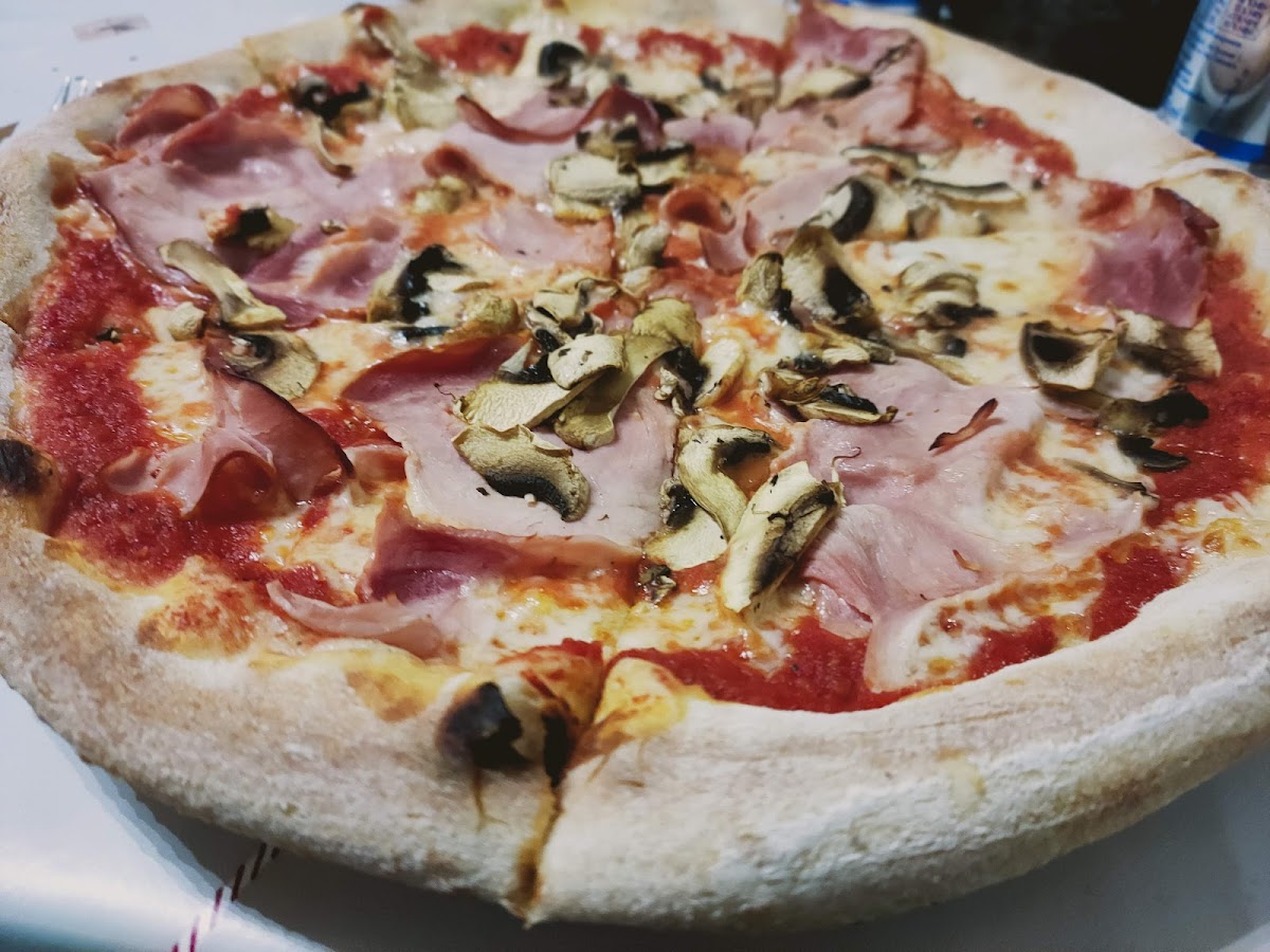 Baki's Pizza Photo 6