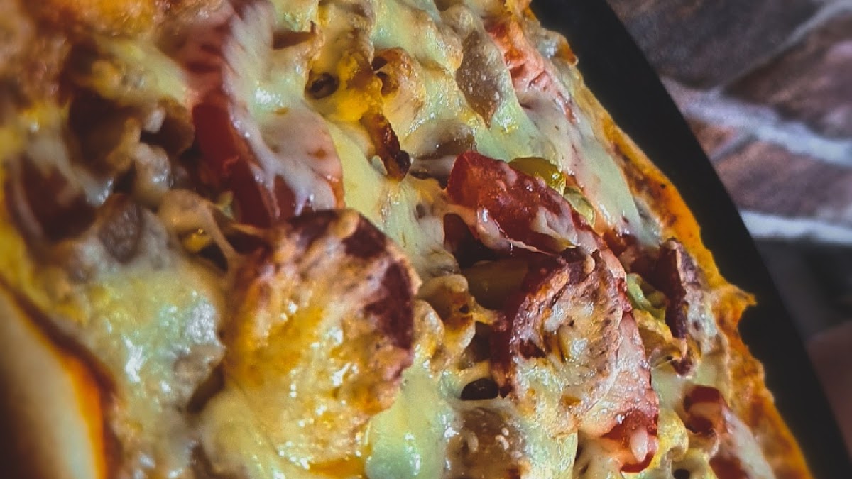 Mamut Pizzeria Photo 2