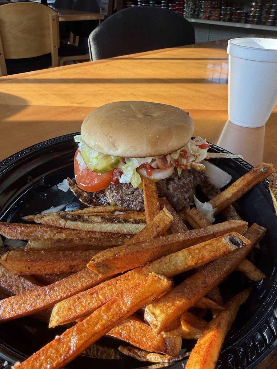 River Islands Country Store & Grill Photo 4