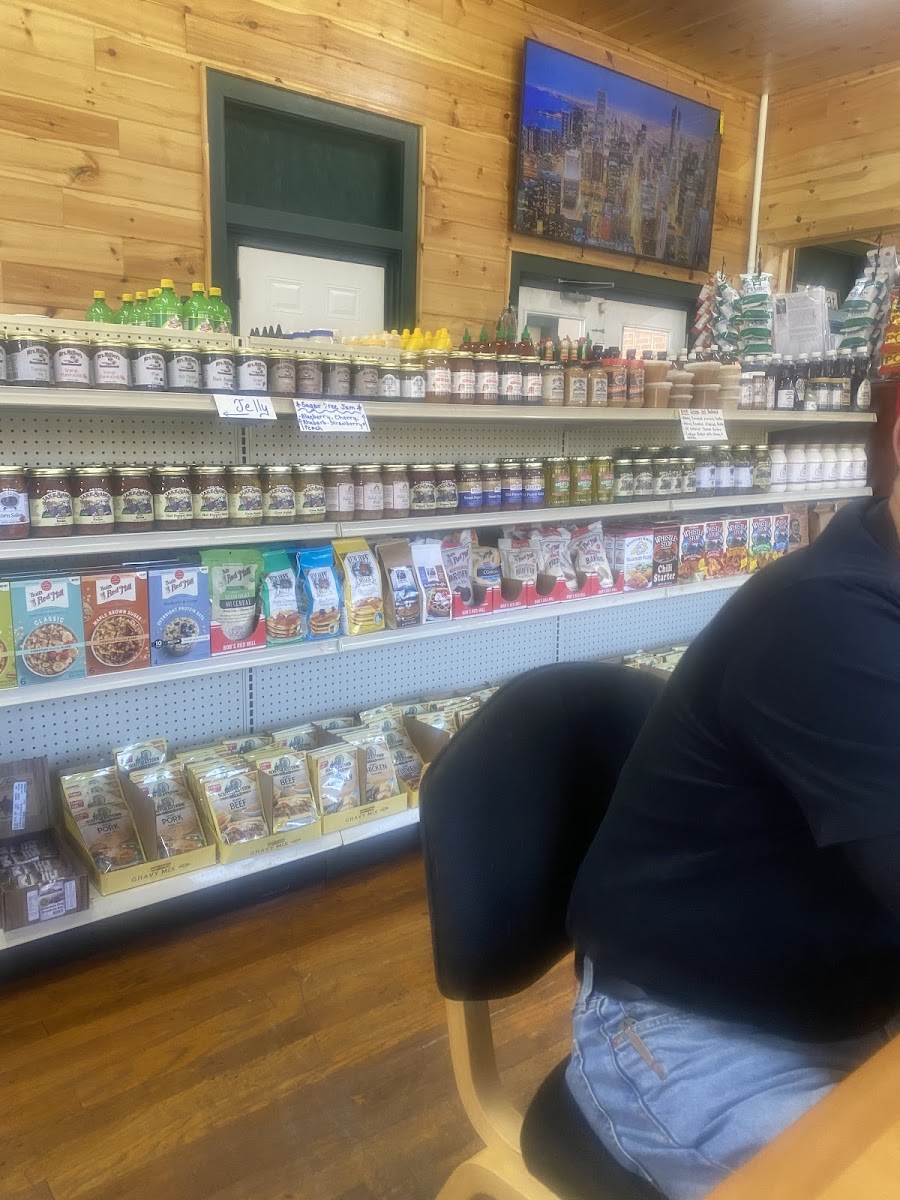 River Islands Country Store & Grill Photo 7