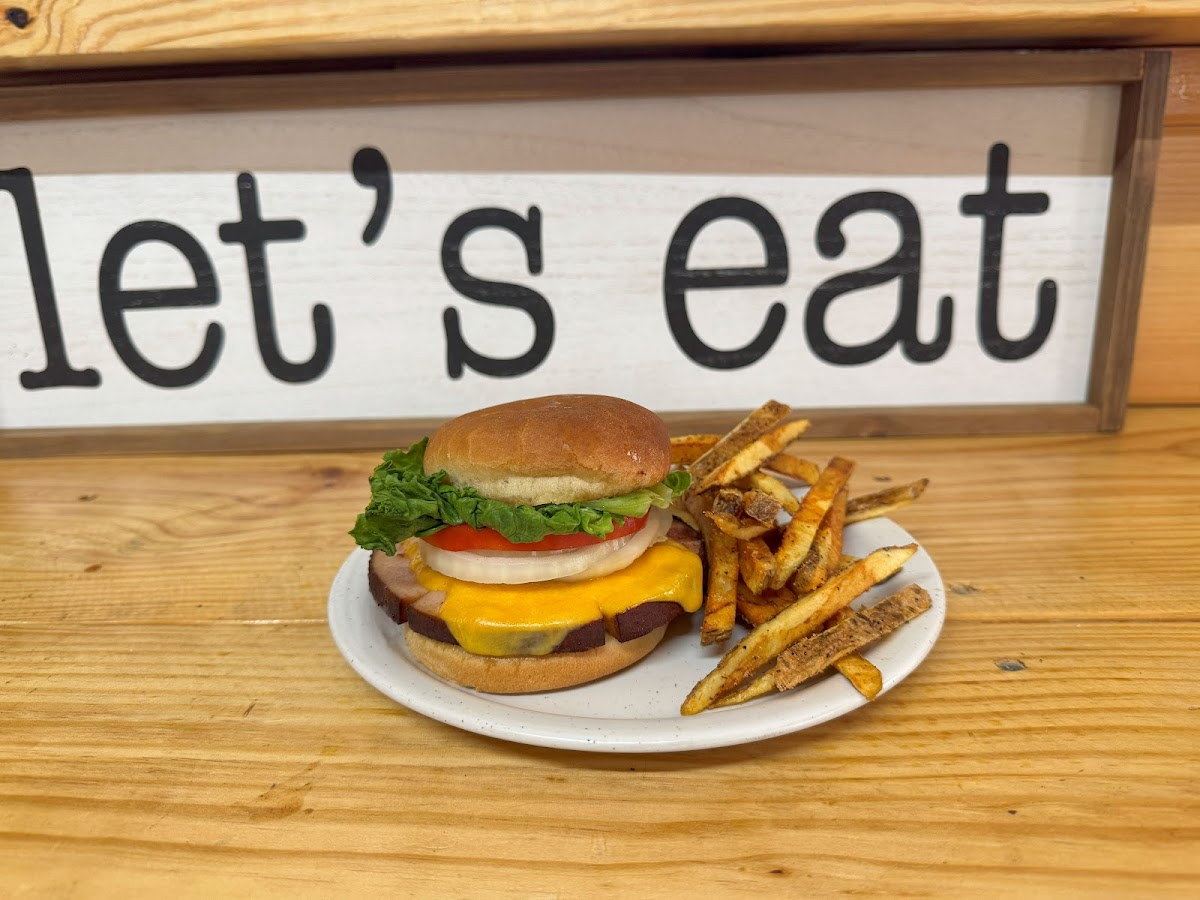 River Islands Country Store & Grill Photo 8