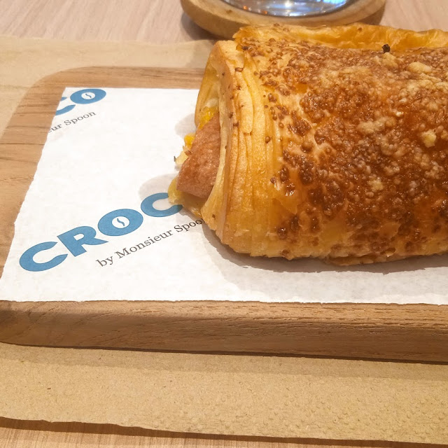 Beef Smoke Ham and Cheese Croissant