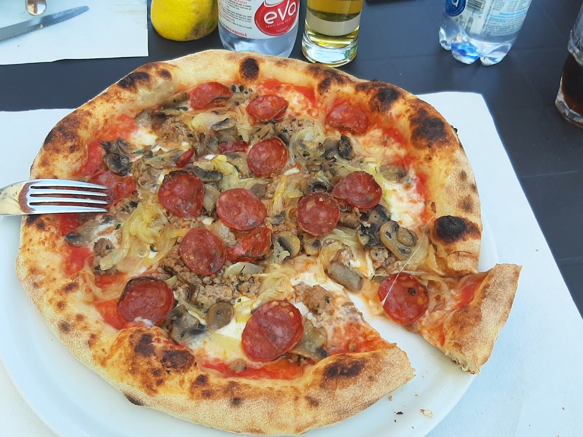 Pizzeria totò e peppino . Photo 7