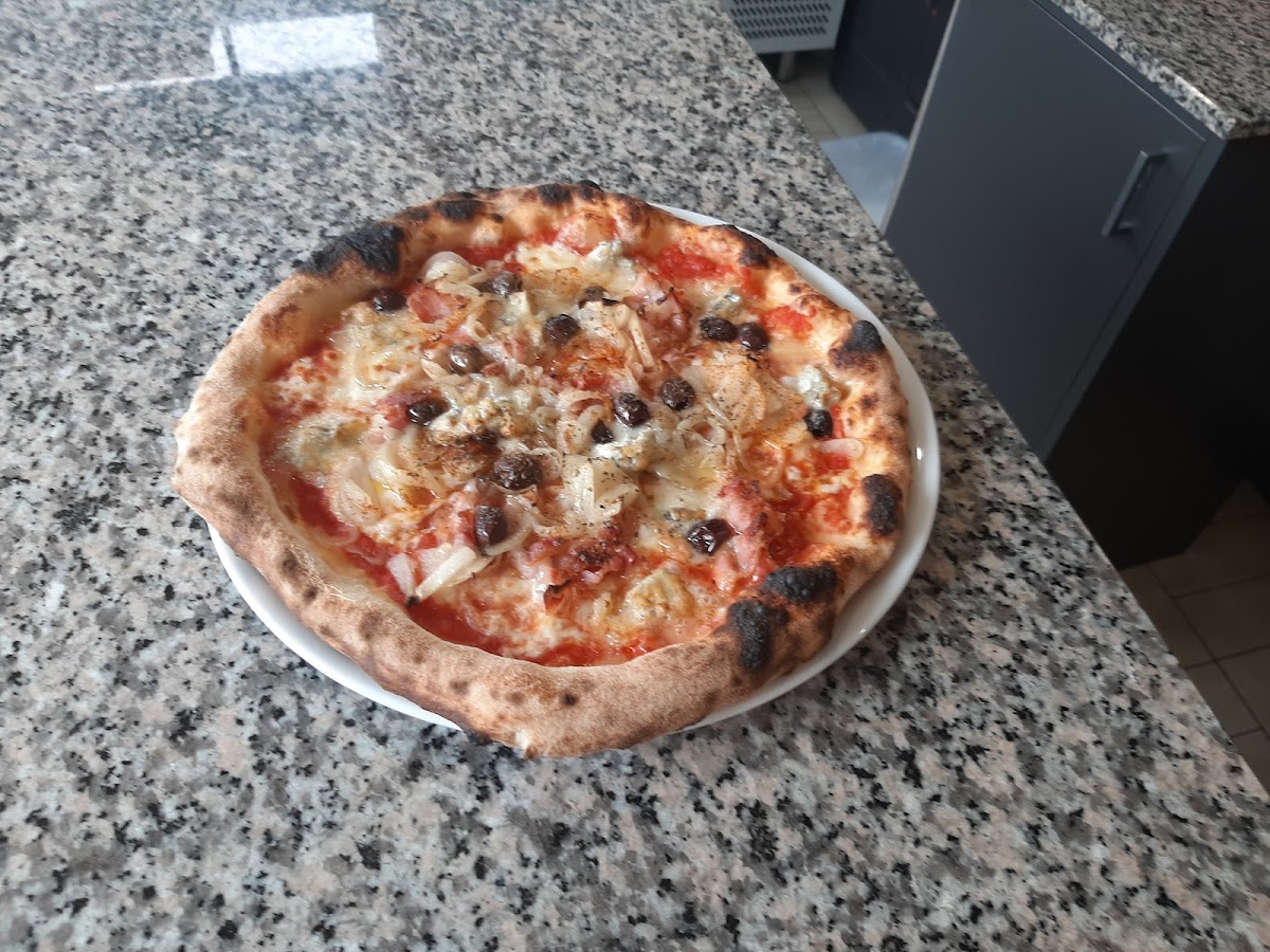 Pizzeria totò e peppino . Photo 9