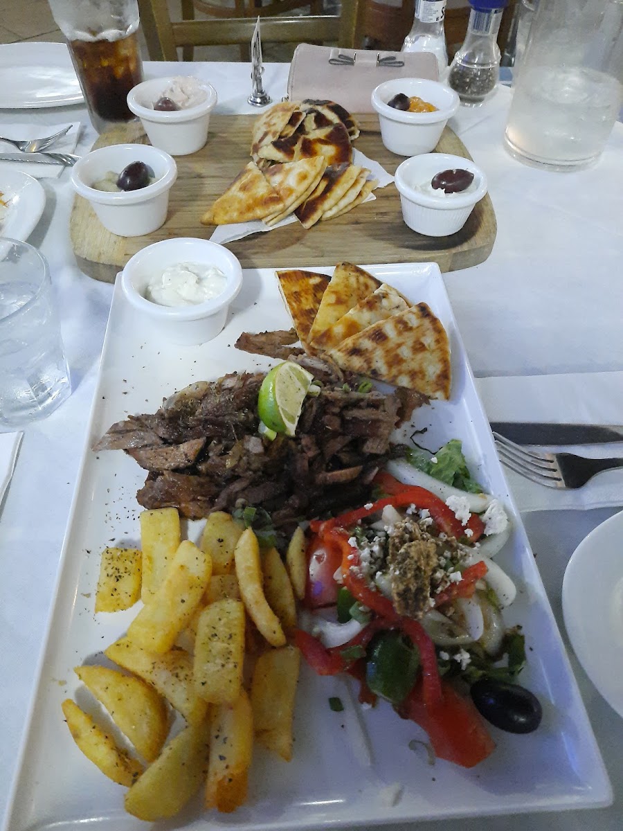 Fetta's Greek Taverna Photo 6