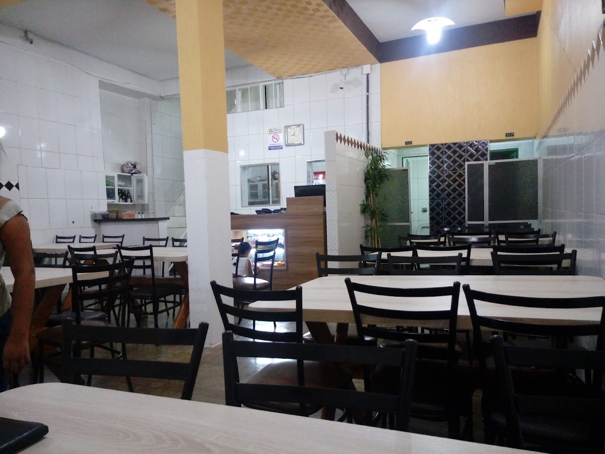 Regi's Pizzaria