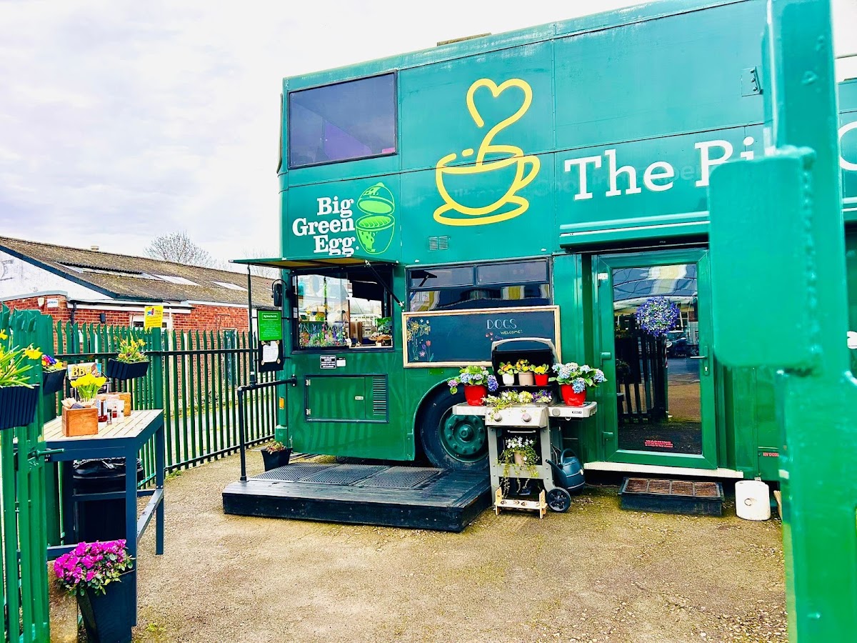 Big Green Bus Cafe Photo 3