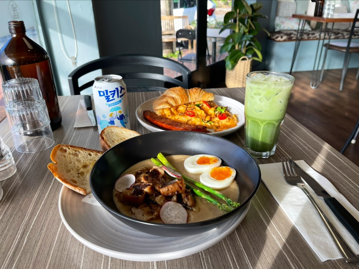 SPILL THE BEANS CAFE Photo 8
