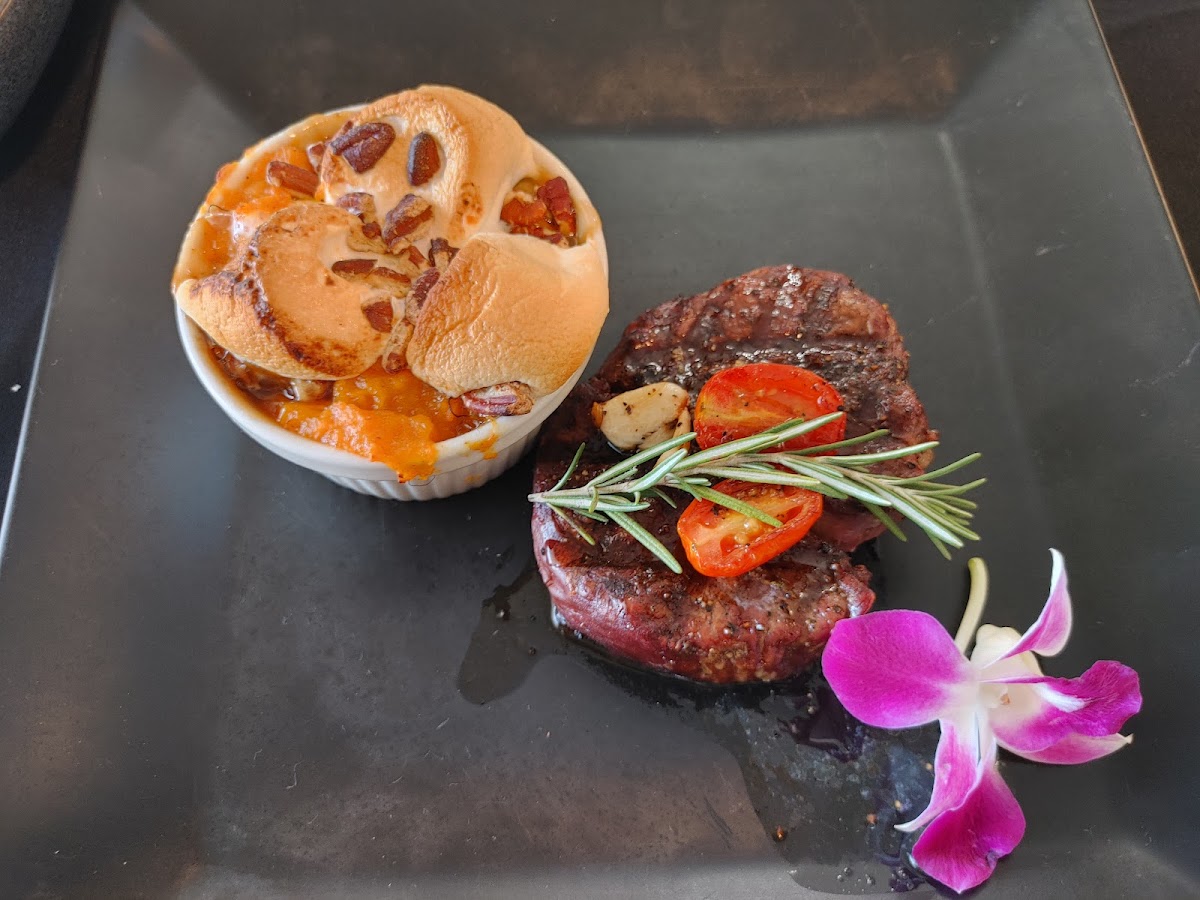Southern Vine's Steakhouse Photo 3