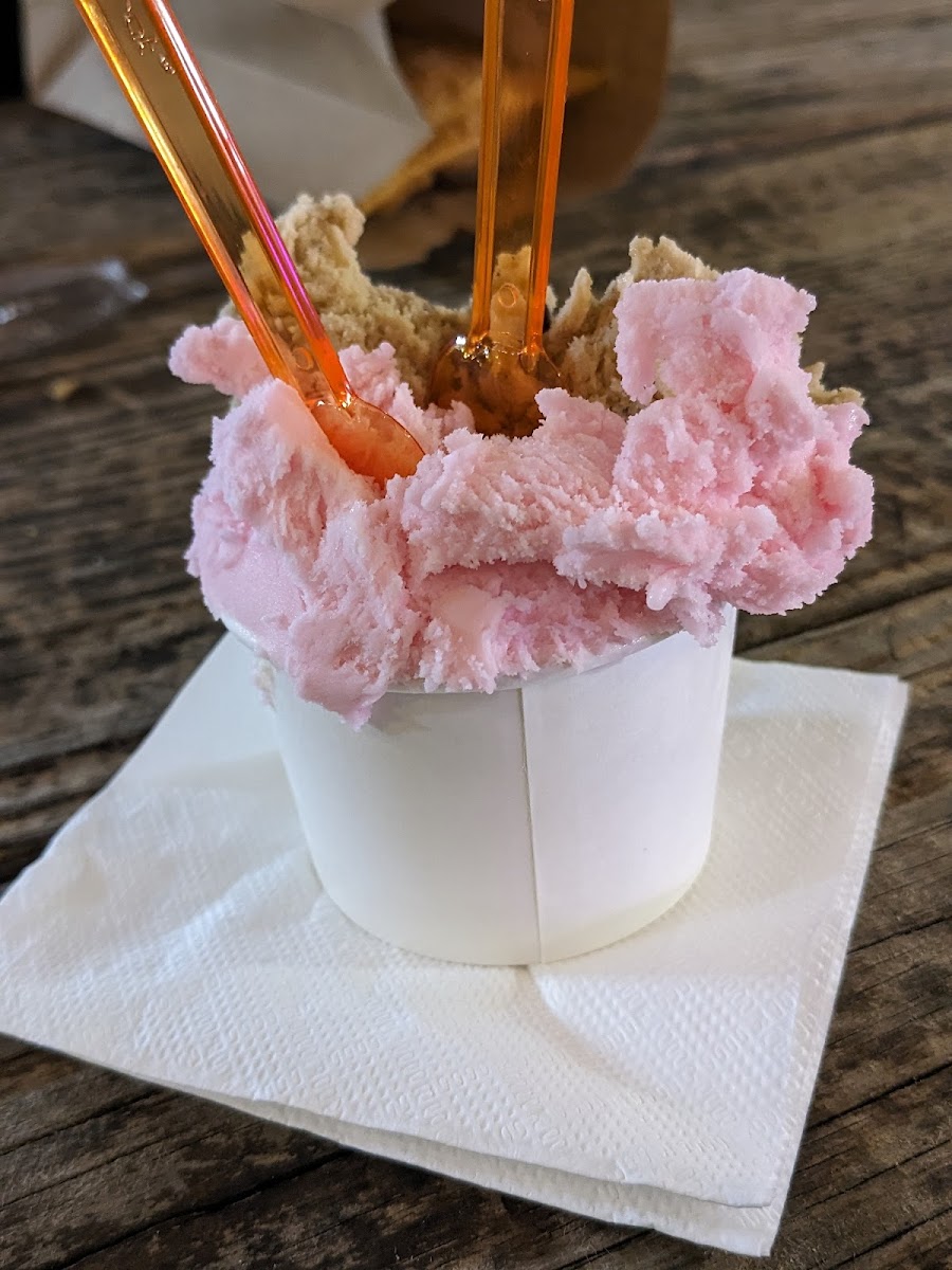 Noam's Gelato & Bean Photo 9