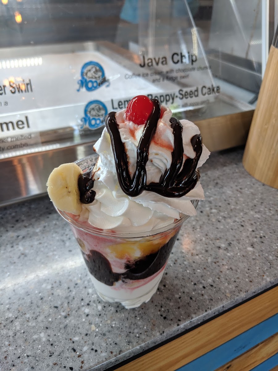 CreeMee Ice Cream Parlor Photo 10