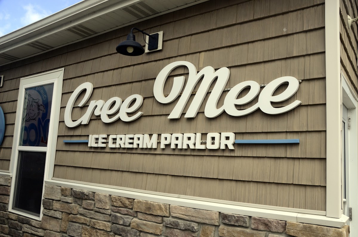CreeMee Ice Cream Parlor Photo 4
