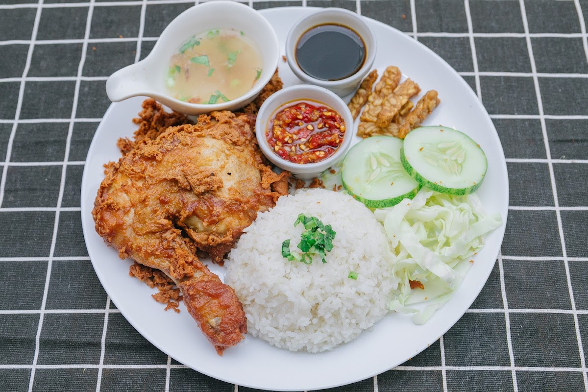 Ayam Gepuk Pak Raden Kulim Photo 10