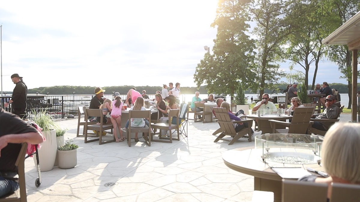 Shore House Bar & Grill