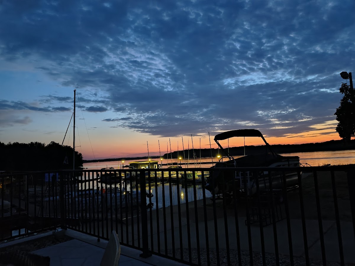 Shore House Bar & Grill Photo 4