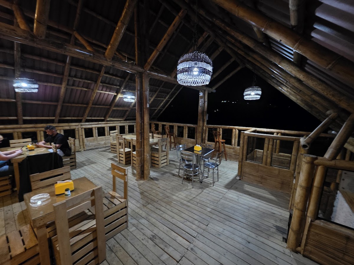 Culturas Bar & Restaurant