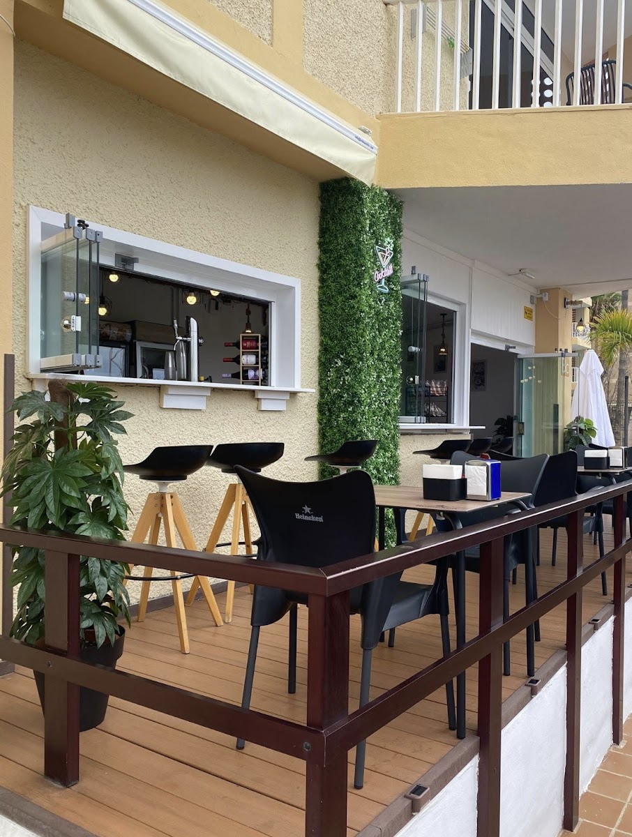 Pool Bar La Perla