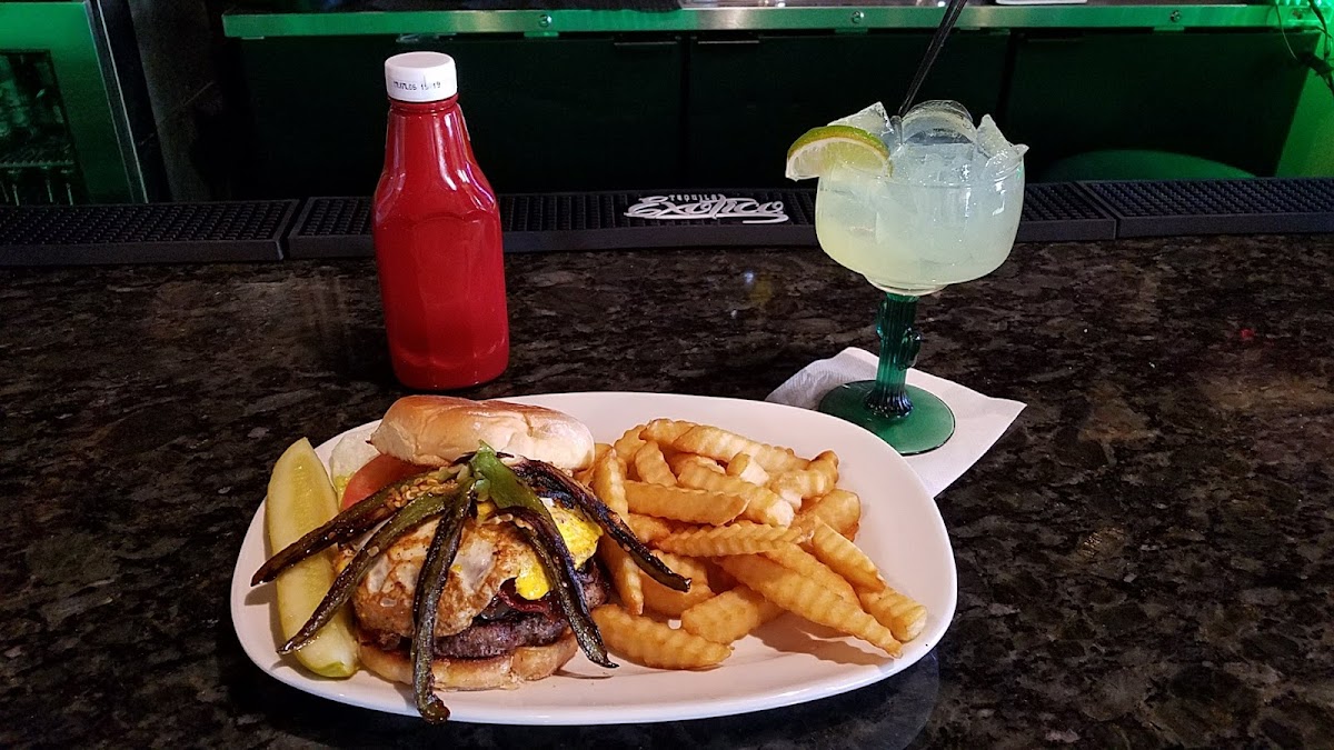 Dos Diablos Bar & Grill Photo 7