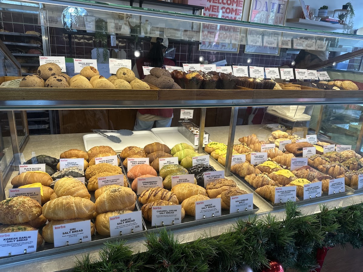 Karbs Cafe, Araya