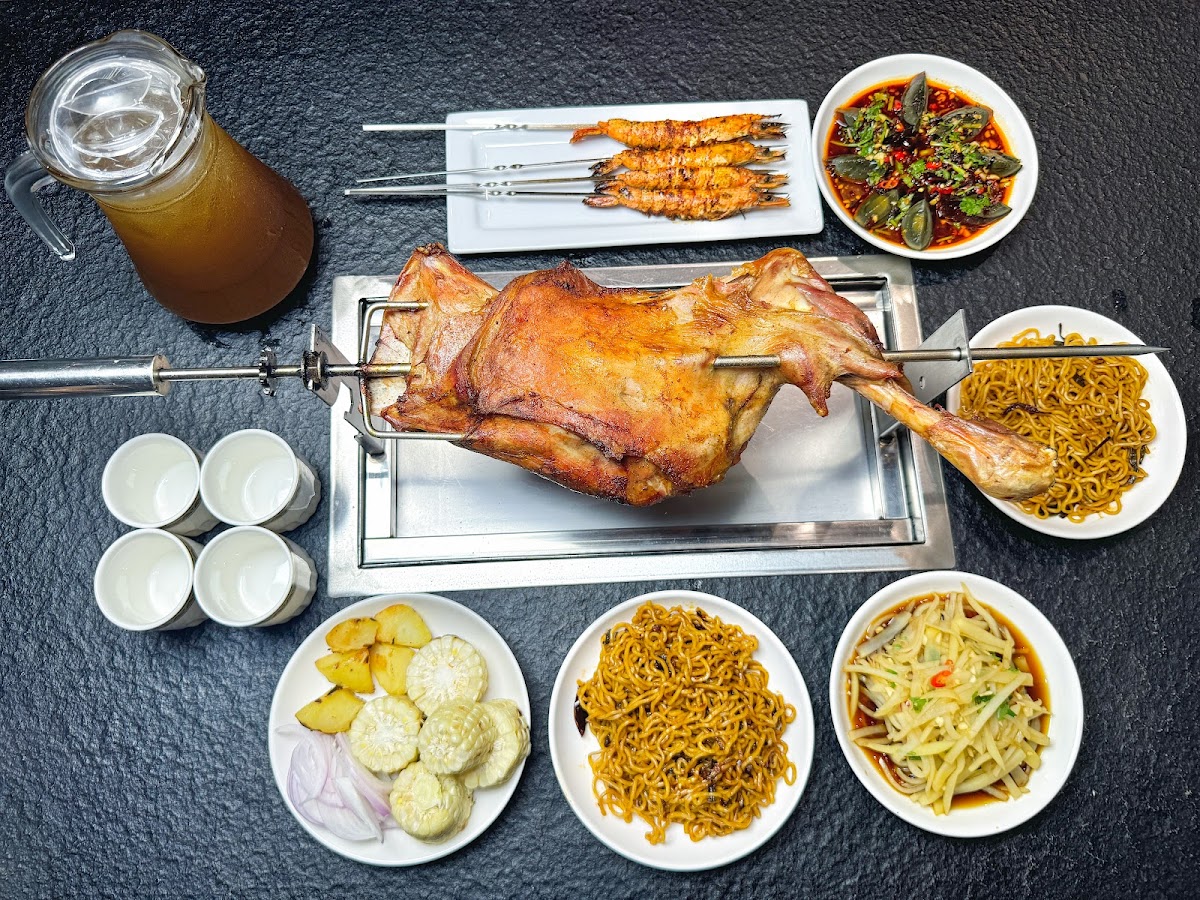 Four Masters Kitchen 四爷烤羊腿 Photo 3
