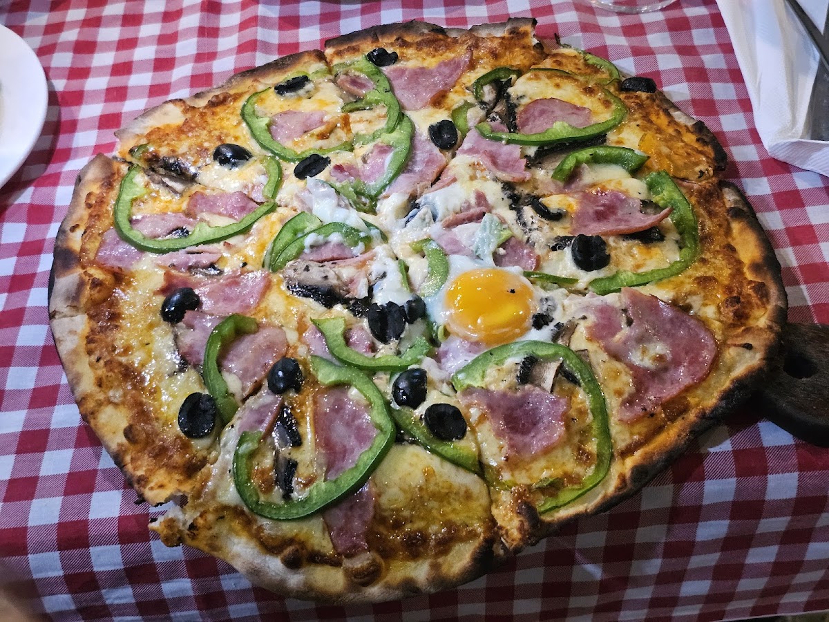 Casamia restaurant and pizzeria Photo 3