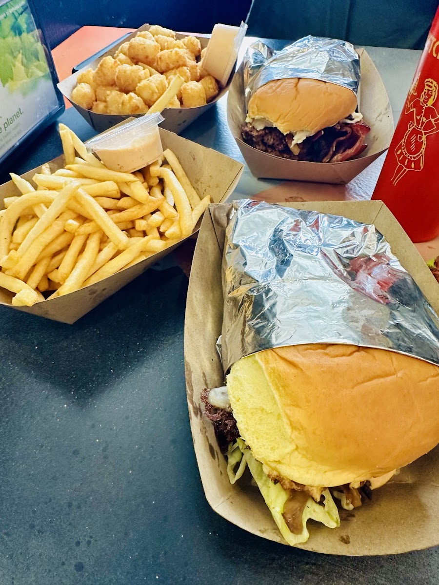 Burgers on the Edge Photo 8