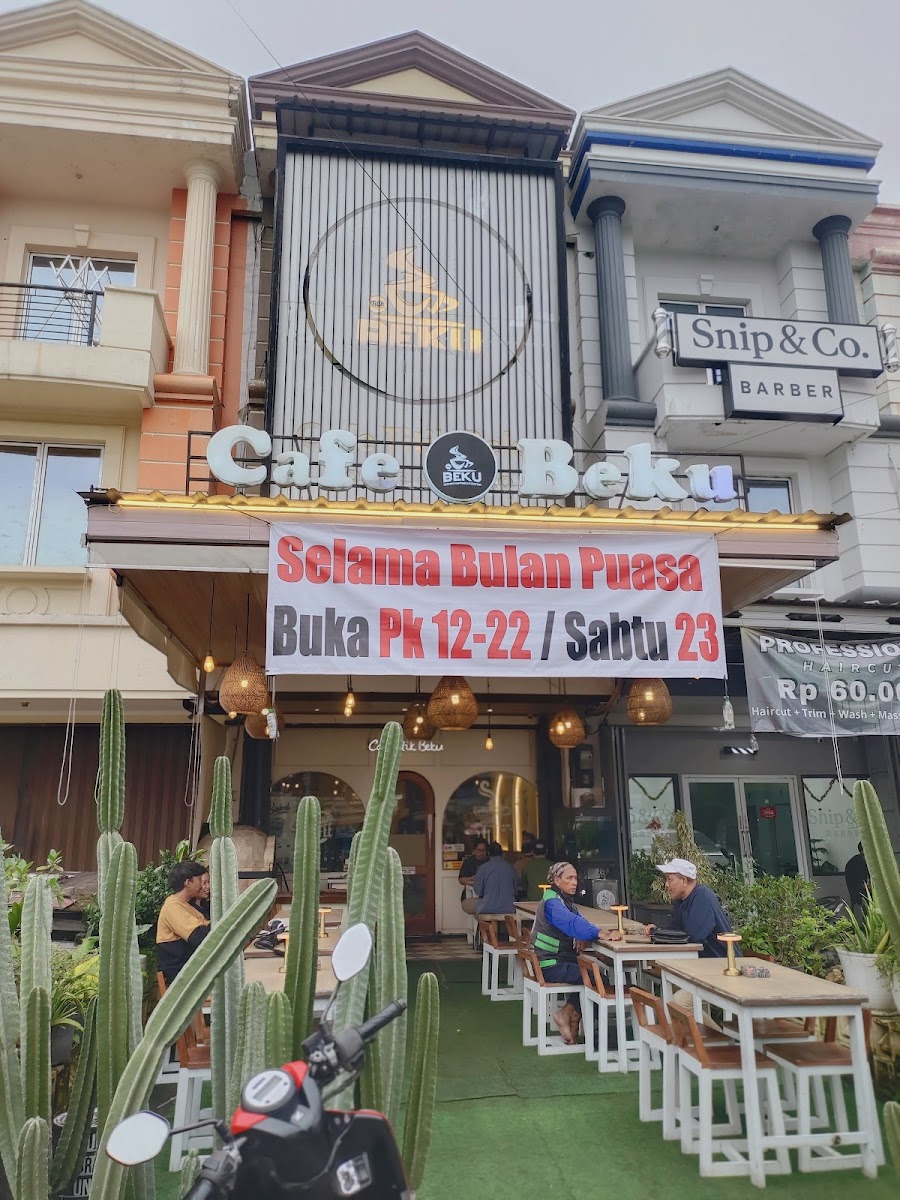 Cafe Titik Beku