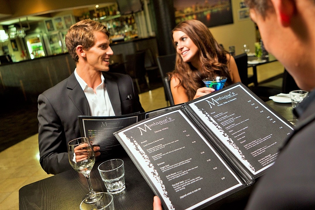 Montagues Restaurant Photo 3
