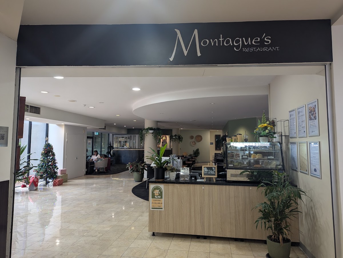 Montagues Restaurant Photo 4