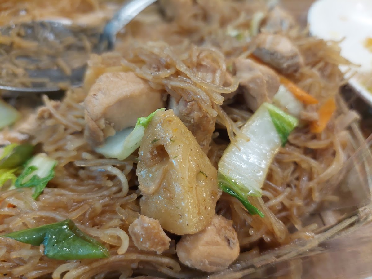 Goring's Pancit Malabon Restaurant Photo 8