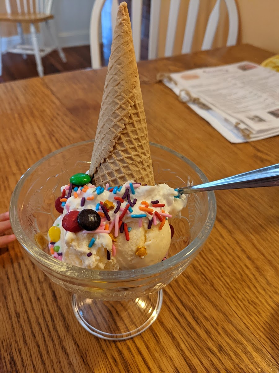 Yum-Yum Snack Shop & Cafe Photo 7
