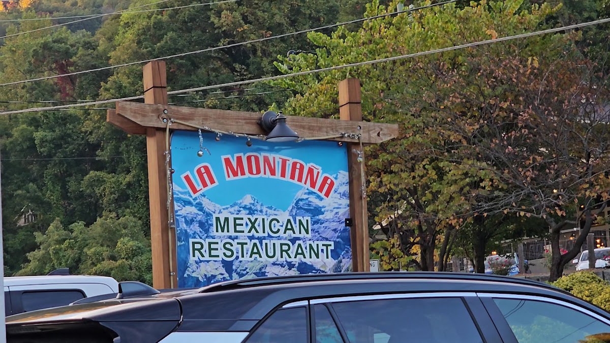 La Montaña Mexican Restaurant Photo 2
