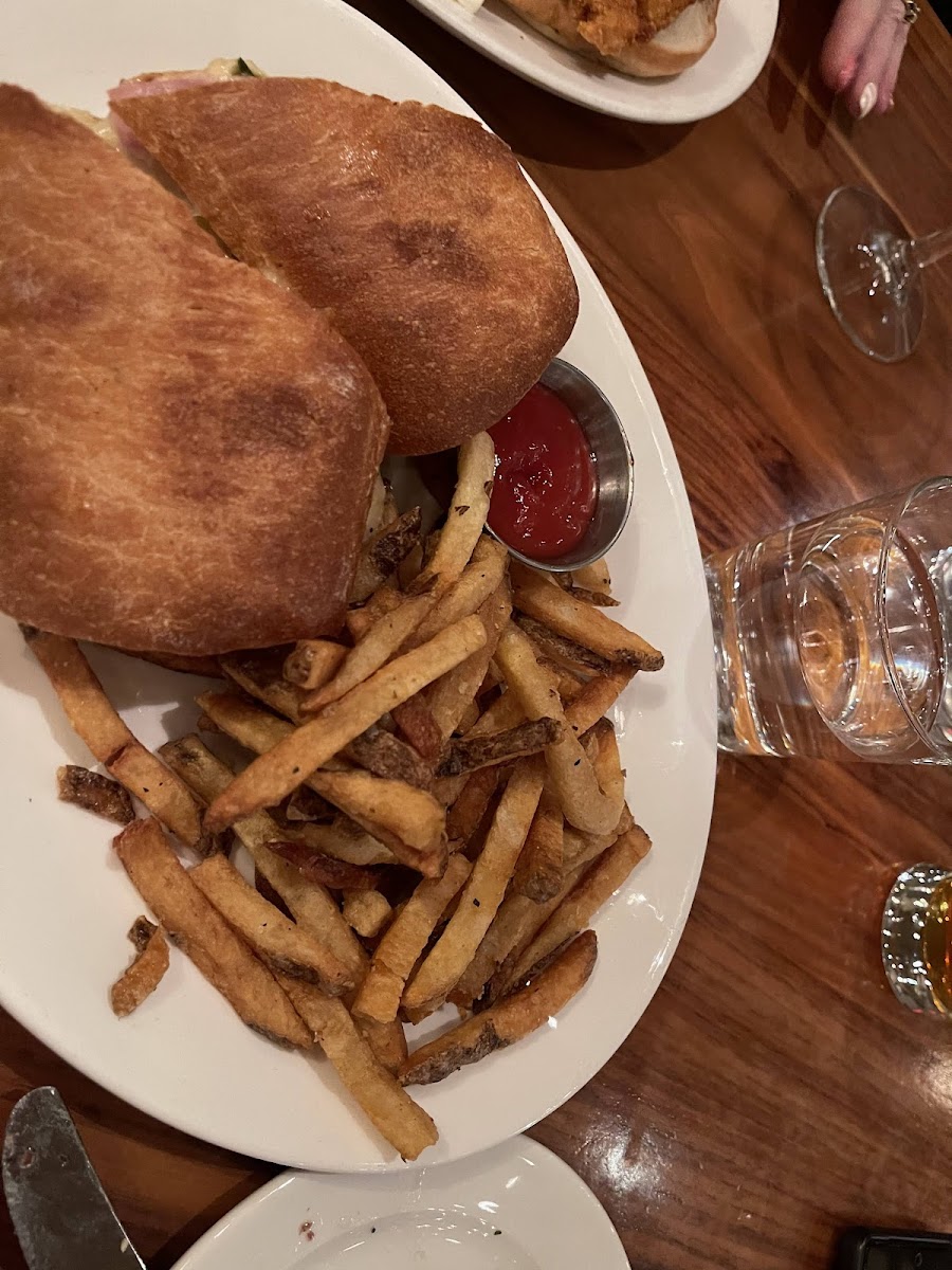 Burtons Grill & Bar Photo 9