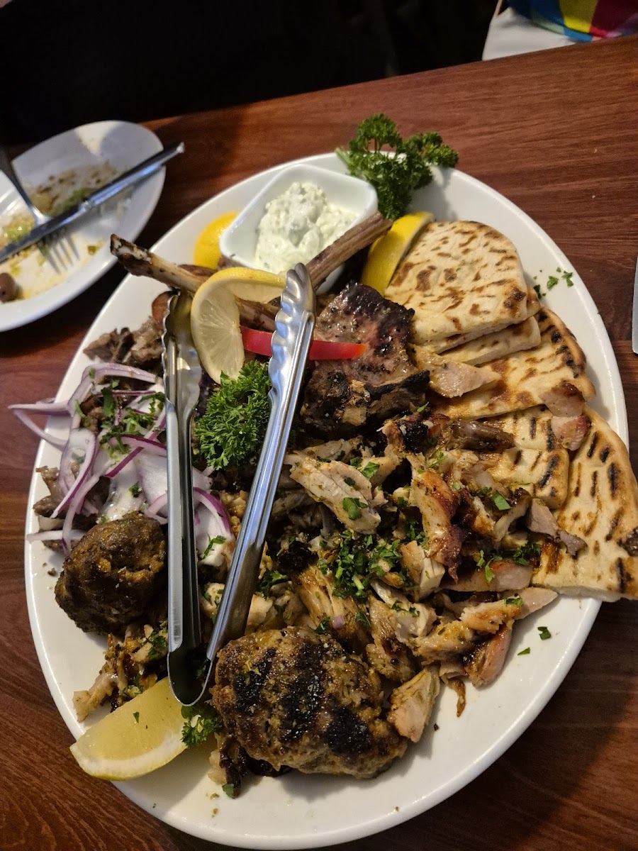 ILIOS TAVERNA Photo 4