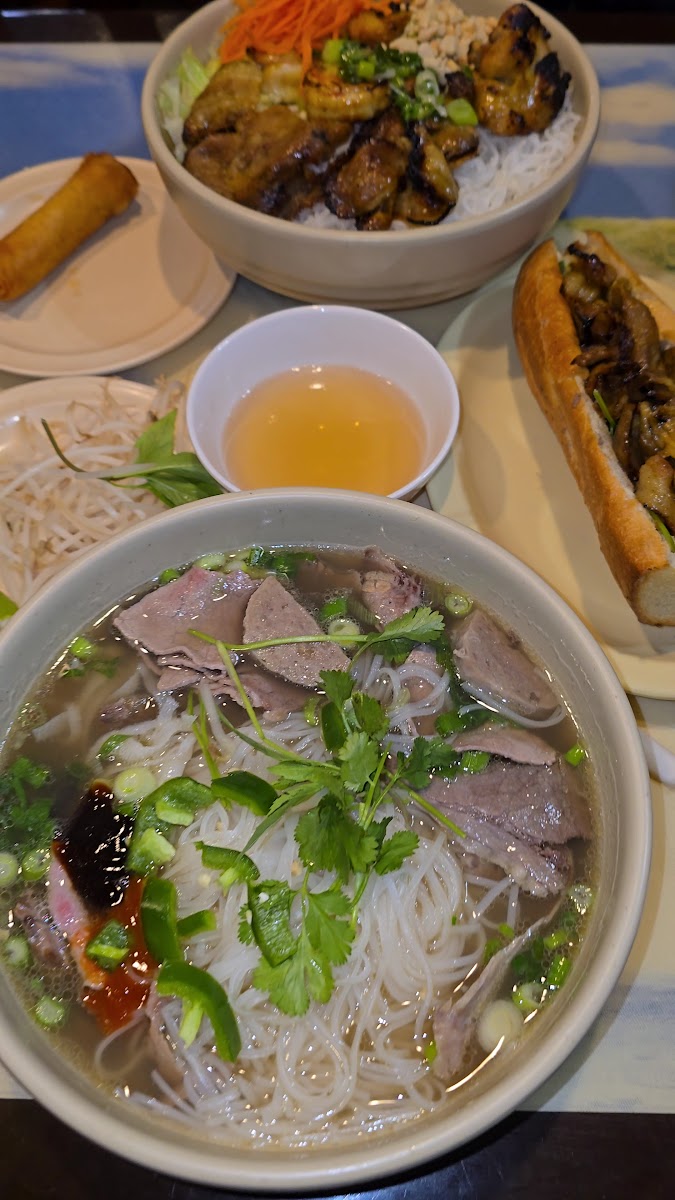 Phở Huong Vietnamese Restaurant Photo 2
