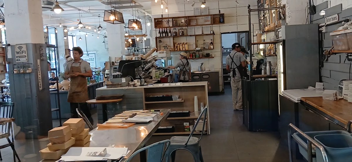 Cafe Retro 252 Photo 3