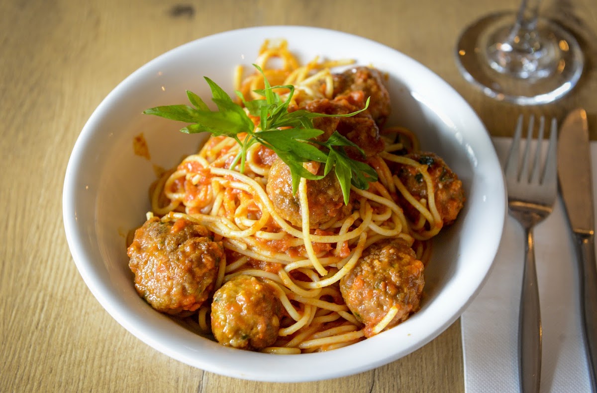 Tre Bambini Italian & Seafood Restaurant Photo 3