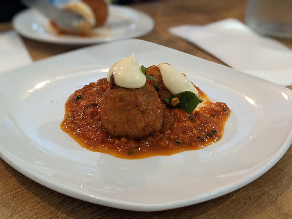 Tre Bambini Italian & Seafood Restaurant Photo 6