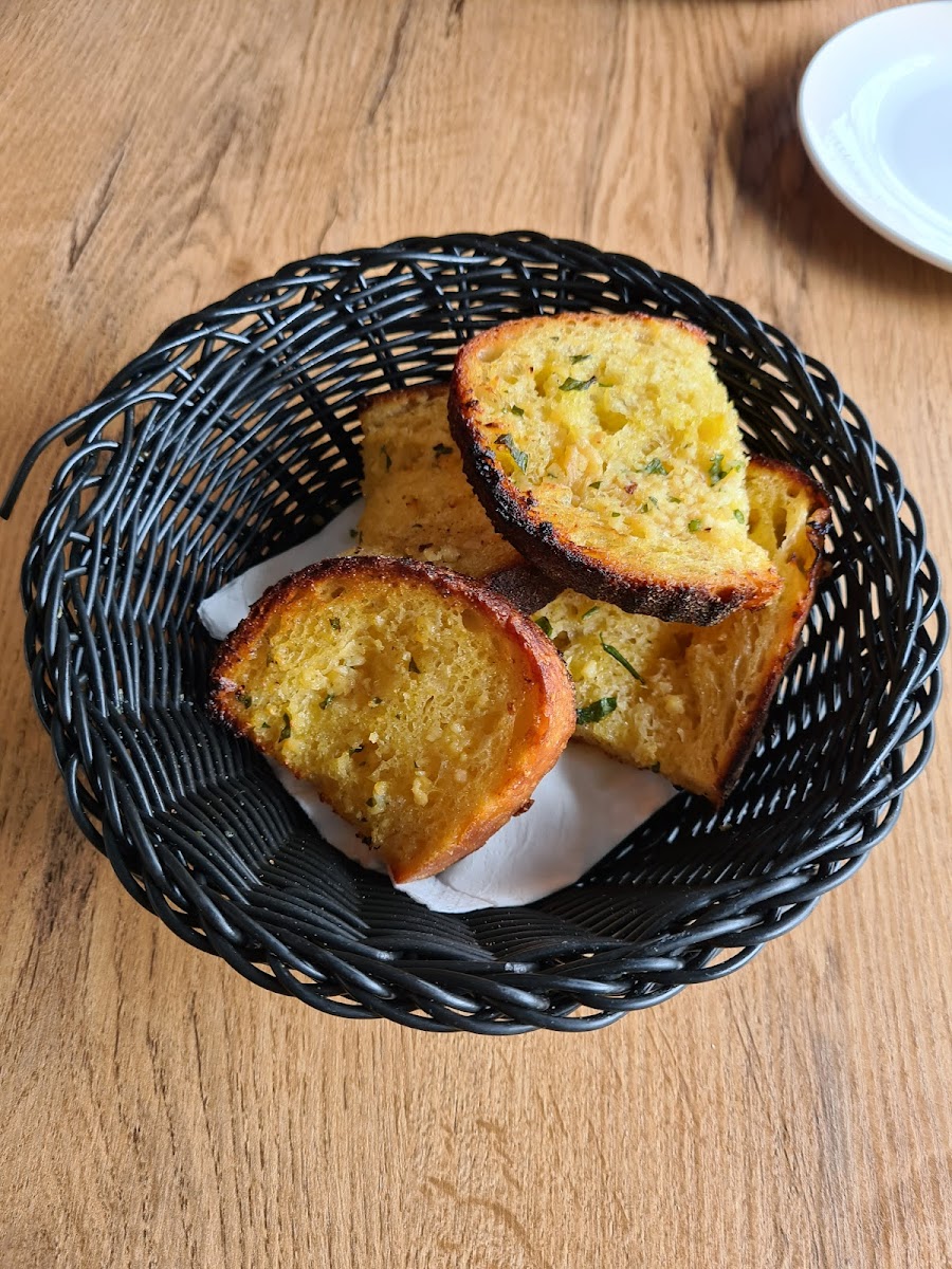 Tre Bambini Italian & Seafood Restaurant Photo 7