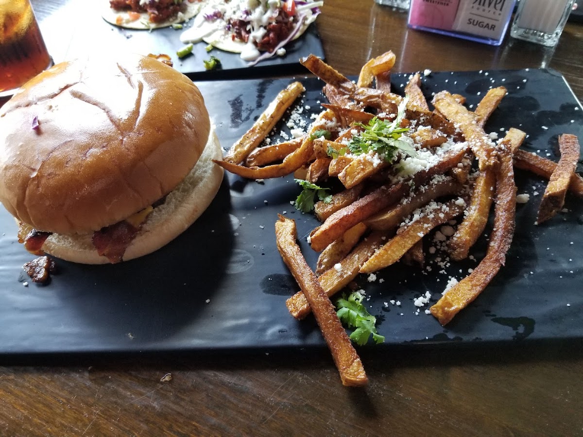Frankie Flav's Craft Burger House Photo 4